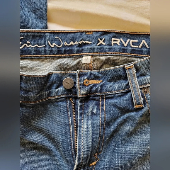 Nwot RVCA relaxed boyfriend jeans distressed 25 Retail $198 - Picture 5 of 14